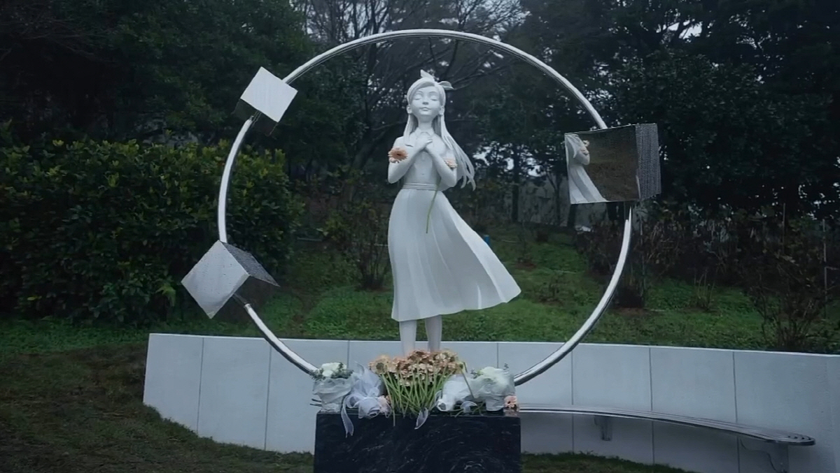 [종합] 구준엽 "희원이는 더 힘들게 누워있는데"…폭우 속 1주기 조각상…