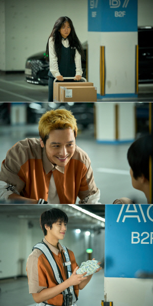 부스스한 폭탄 머리에 까무잡잡 민낯 얼굴까지..'파반느' 고아성 맞아?