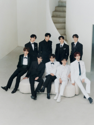 제로베이스원, 완전체 마지막 앨범도 통했다…한중일 차트 상위권 섭렵