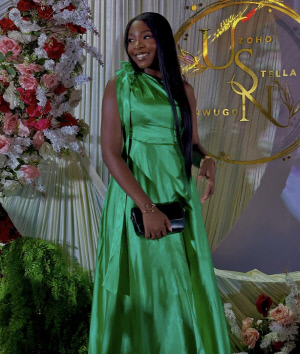 ‘26세’ 인기 가수, 아파트서 자던 중 독사에 물려 사망