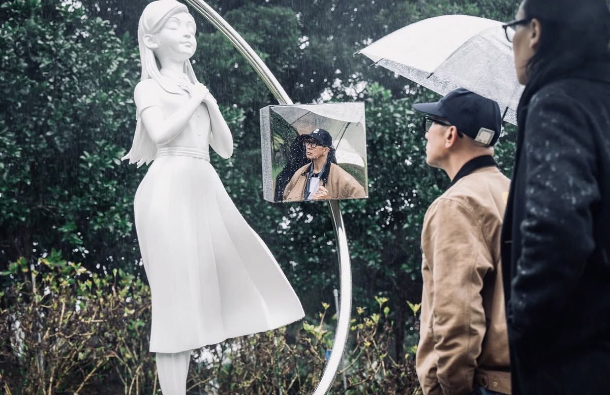 구준엽, ♥故 서희원 비석에 눈물의 입맞춤..야윈 모습 ‘먹먹’