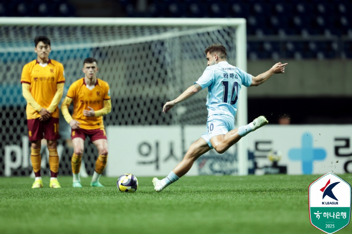 [오피셜]천안 박진섭 감독의 '천군만마', K리그 '국밥 플레이메이커' …