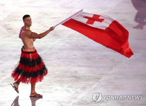 '또 다시 벗을까' 통가 근육맨이 돌아왔다...2026년 동계올림픽 개회식 오륜기 기수 선정