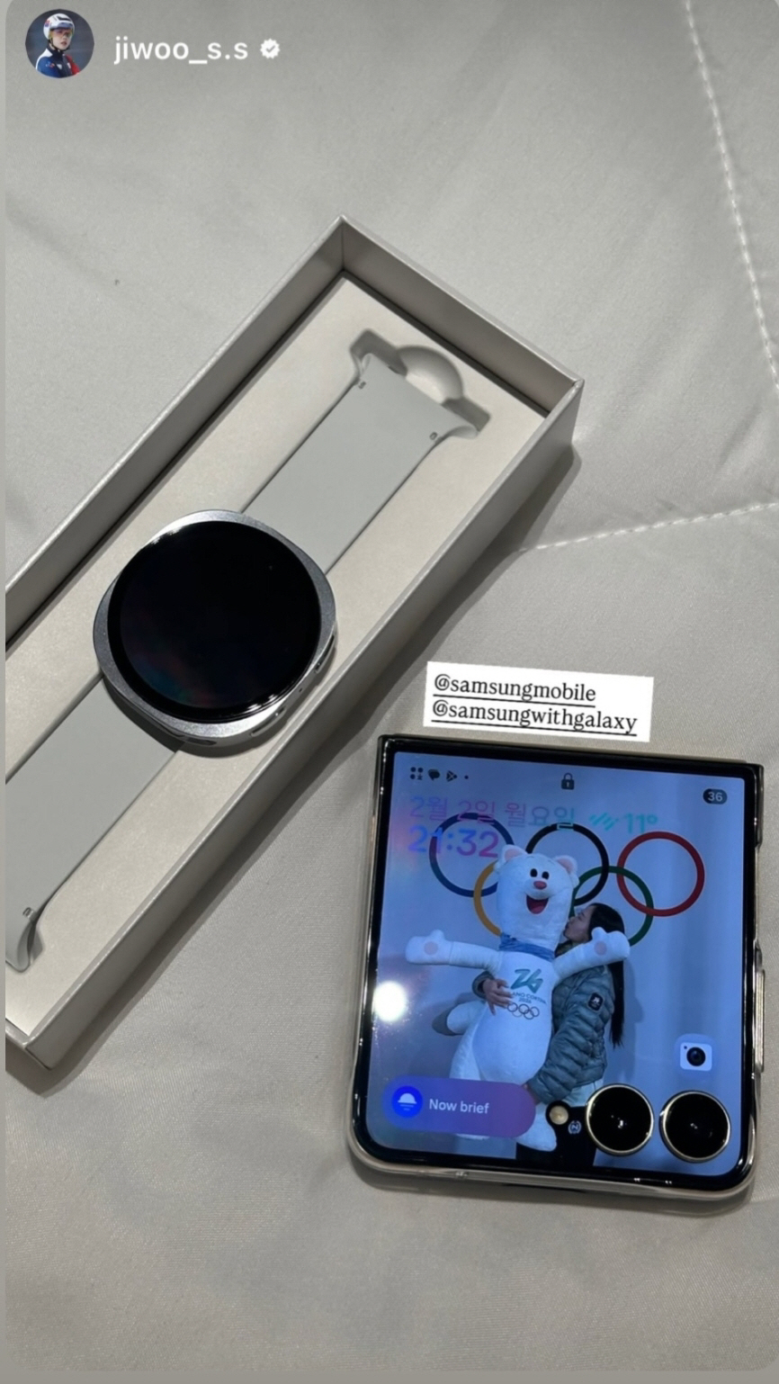 "K-삼성부심,가슴이 웅장해진다" 밀라노 두오모 성당의 '갤럭시' 셀피.…