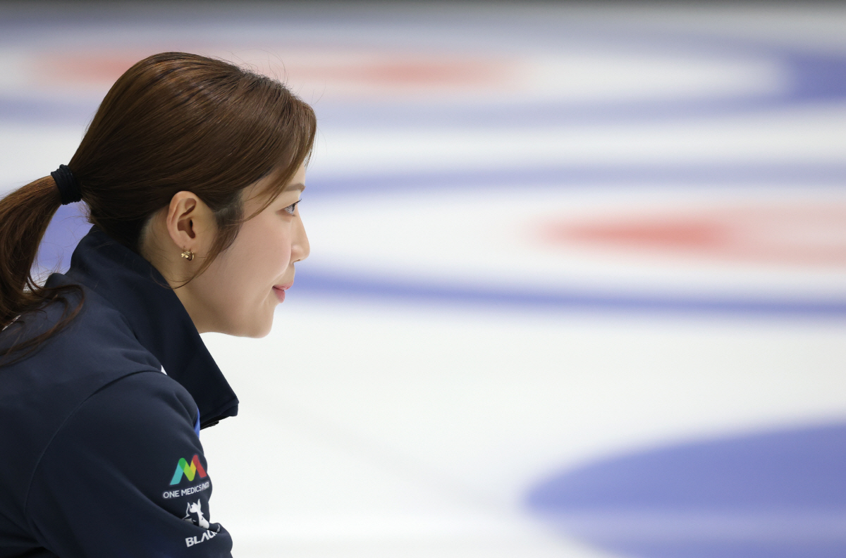 [공식발표]日 폭풍 '경계'…'세계랭킹 3위' 韓 컬링 여자 4인조, 결…