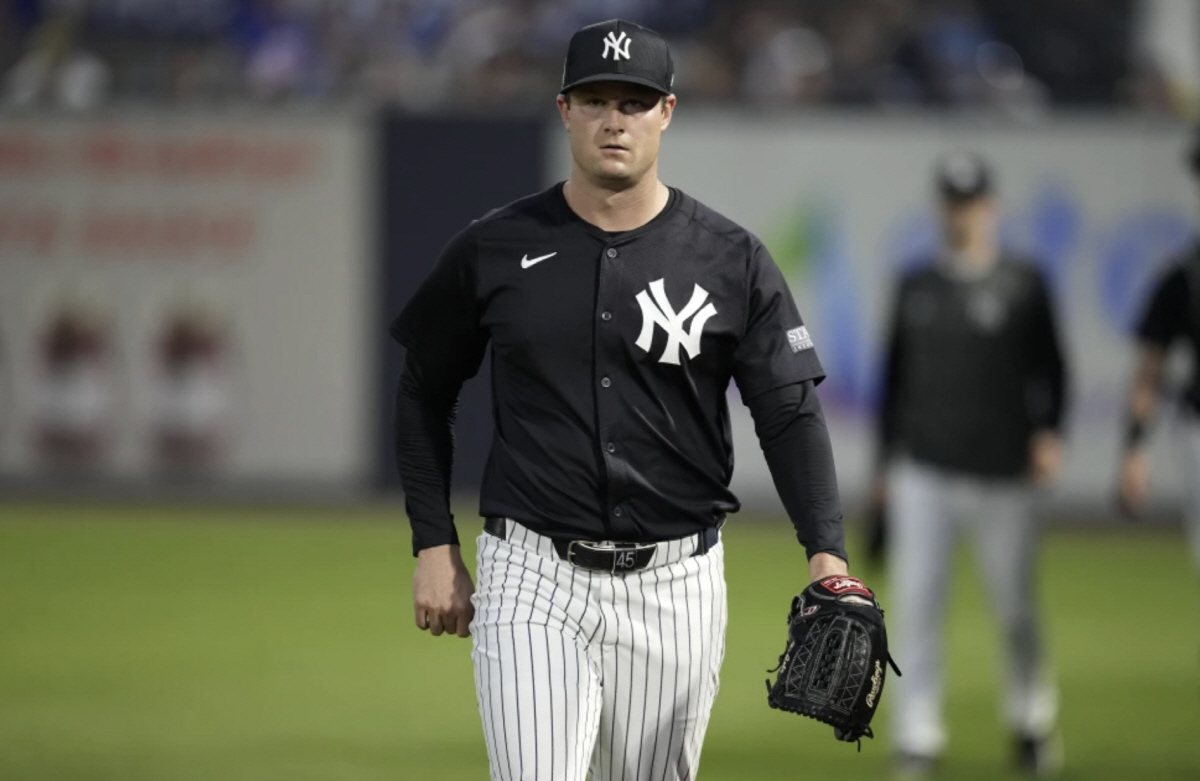 단장이 경기에 개입했다는 의혹? "그는 최고의 고용주일 뿐" NYY 감독…