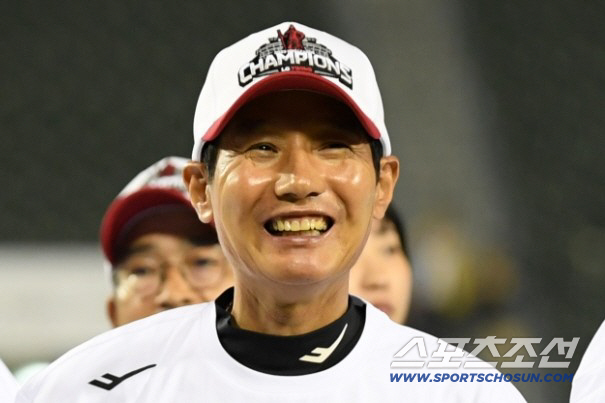 이럴수가. 염갈량이 우승 자신한 이유가 이거였나. 킬러 실종 사태. 155km 찾다가 왼손 외국인이 사라졌다.