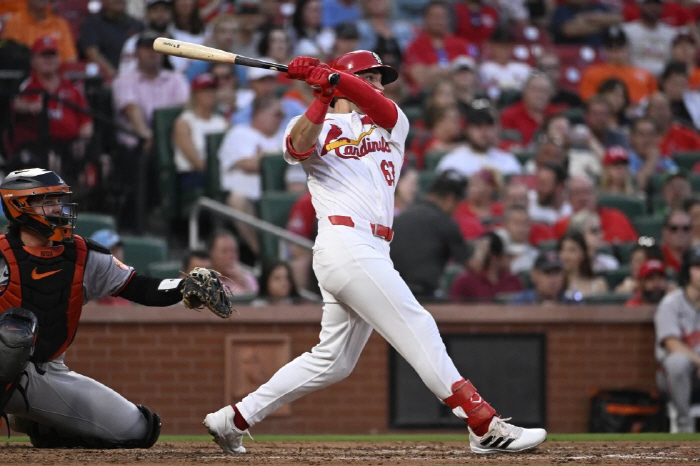 '1주일 2방출' 나한테 왜그래요? → 역대급 레전드 저니맨 탄생. 웃어…