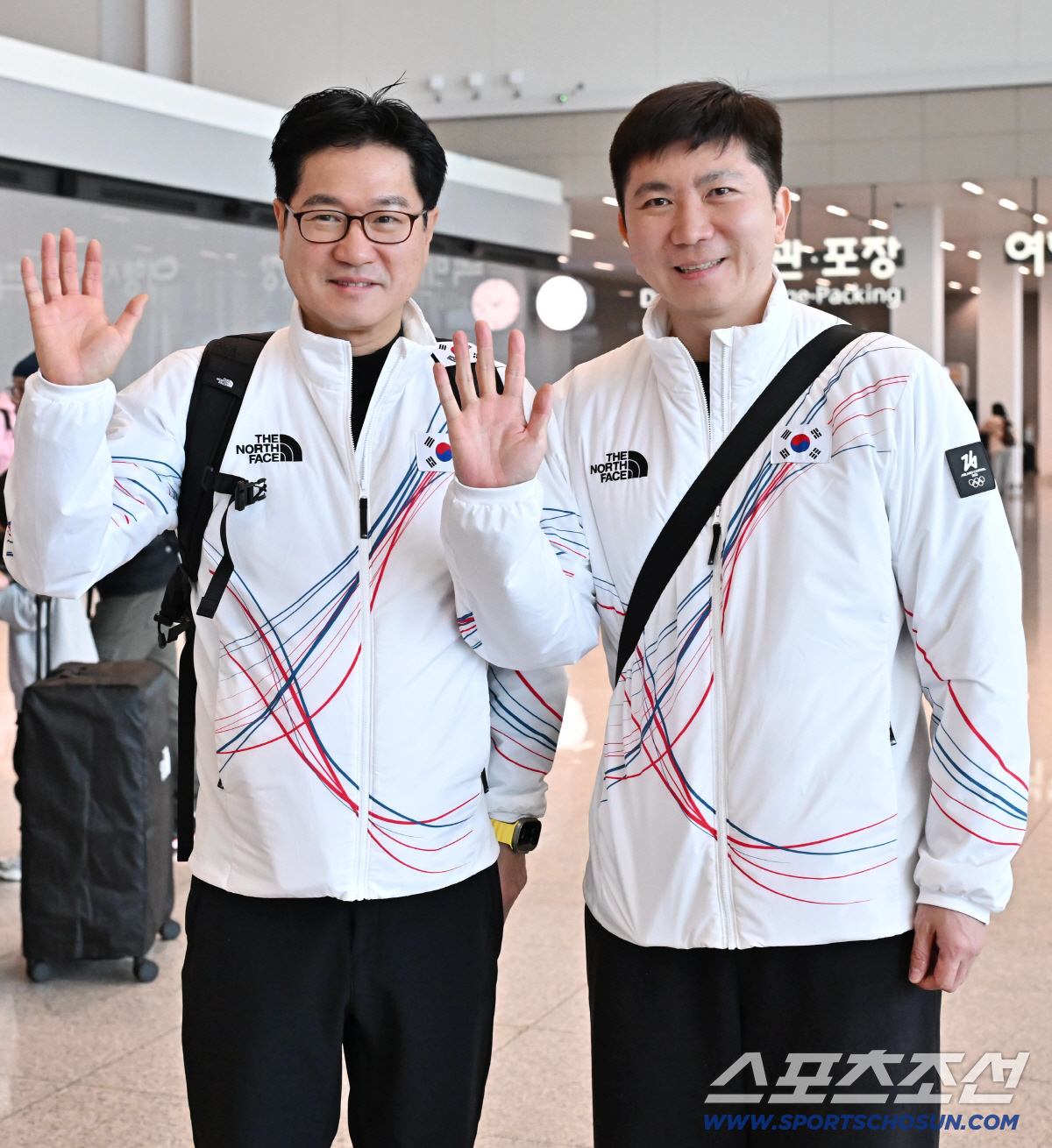 "쫄지도 떨지도 않는 '세상당당' 원팀 코리아!" 유승민 대한체육회장, …