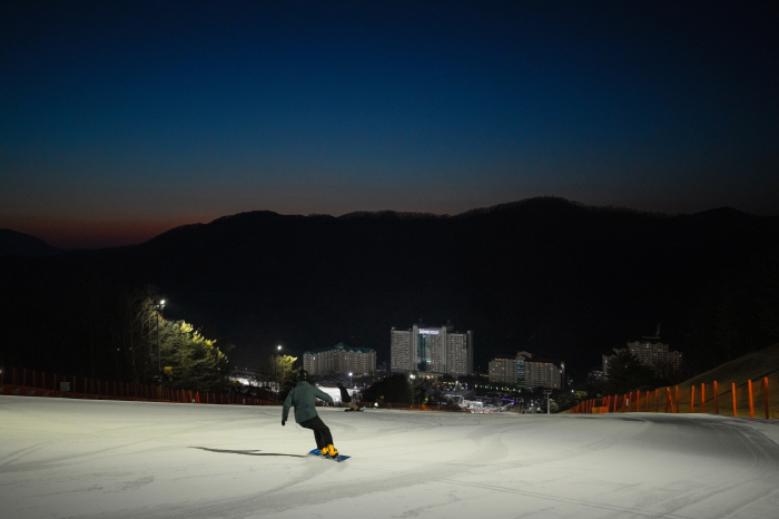 '심야스키+사우나' 비발디파크, 밤샘스키 패키지 선보여