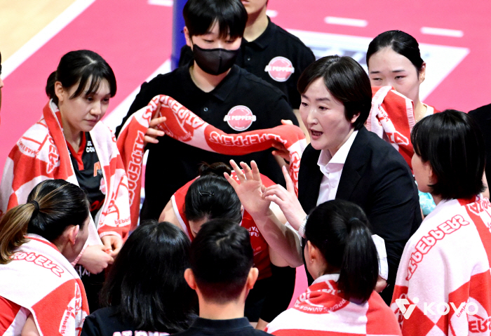 광주 공포증 생기겠다! 페퍼저축은행, 현대건설만 만나면 매운맛 10단계 → "상대성 우위, 분명히 작용"