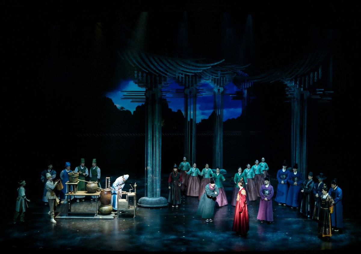 "무대 예술의 극치"`…뮤지컬 '한복 입은 남자' 무대·음악·연기 완벽한…