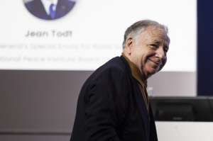 충격! EPL 구단주까지 연루…'추가 공개' 엡스타인 파일 파문 일파만파