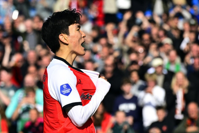 "린가드, 페예노르트 오라"…위기의 감독 판 페르시, '옛 맨유 동료' …