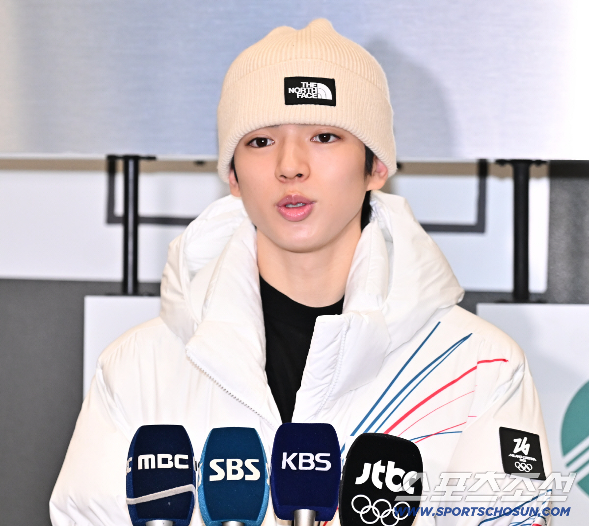 [밀라노 LIVE]미쳤다! 잠잠했던 밀라노 공항 깨운 韓 피겨 왕자...…