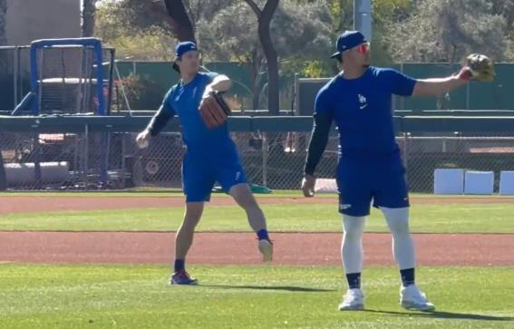 '일류'는 다르다! 부지런한 '이도류' 오타니, 발빠르게 캠프 합류…투구…