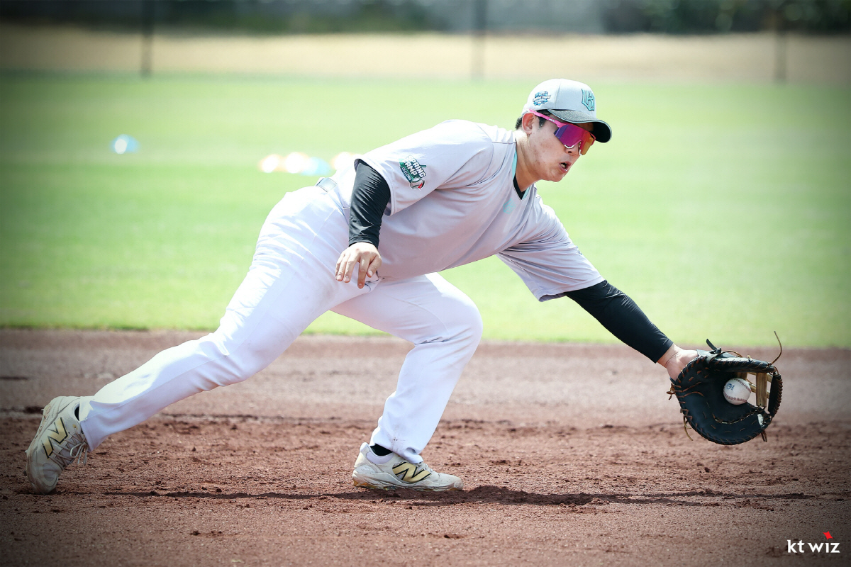 '타자→투수→타자' 방황은 끝났다. 제2의 안현민 나야나!…고향으로 돌아…