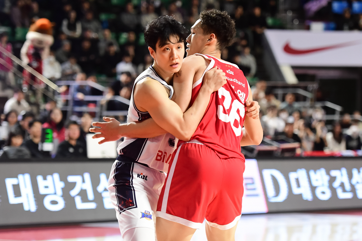 더블핸들러+높은 에너지 레벨+공수 밸런스. 사령탑 마줄스의 이유있는 12…