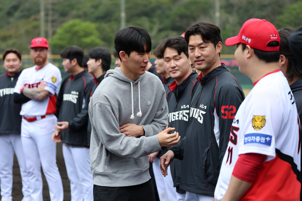 '아 한화에 뼈아픈 유출' KIA 이 선수로 달랜다…사령탑 눈도장 쾅 "…