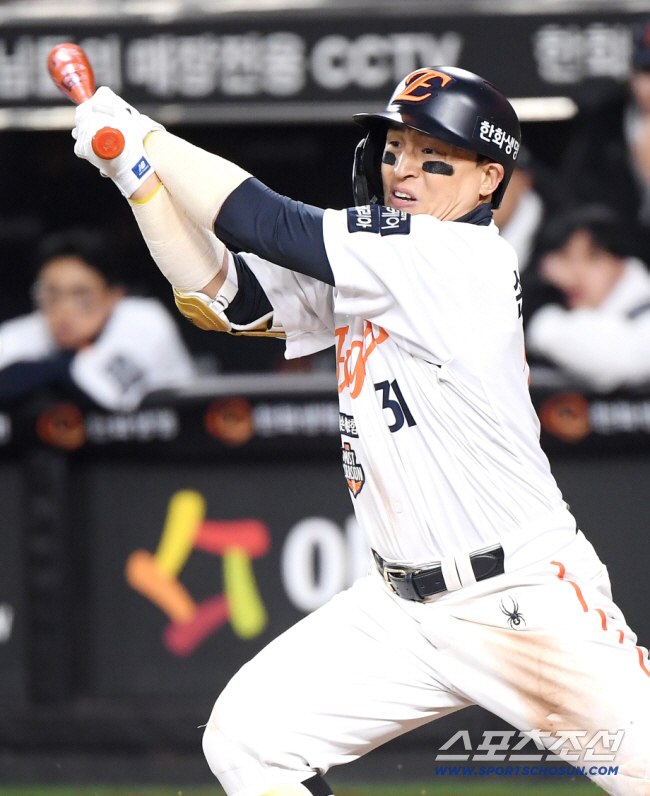 도대체 왜? 손아섭 → 그 흔한 '옷피셜+악수'도 없다. 출국 인터뷰도 …