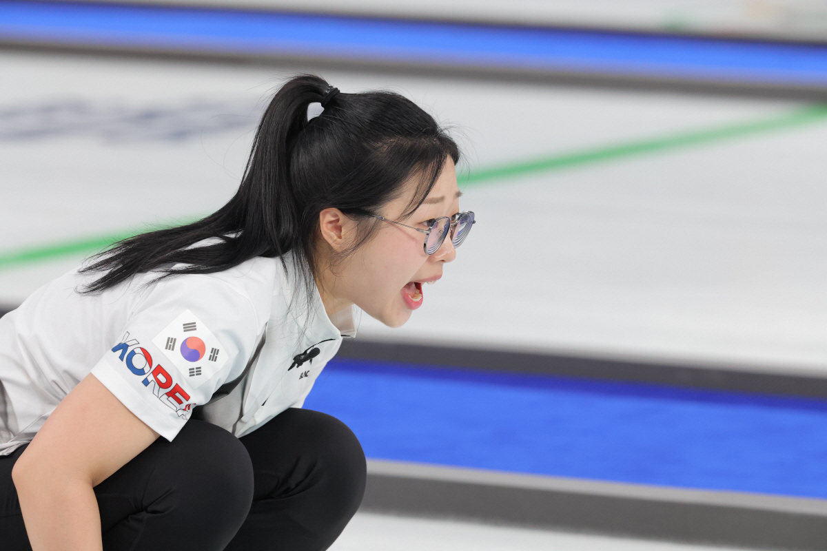 [밀라노 LIVE]'이러다 전패할수도' 韓 김선영-정영석 컬링 믹스더블 …