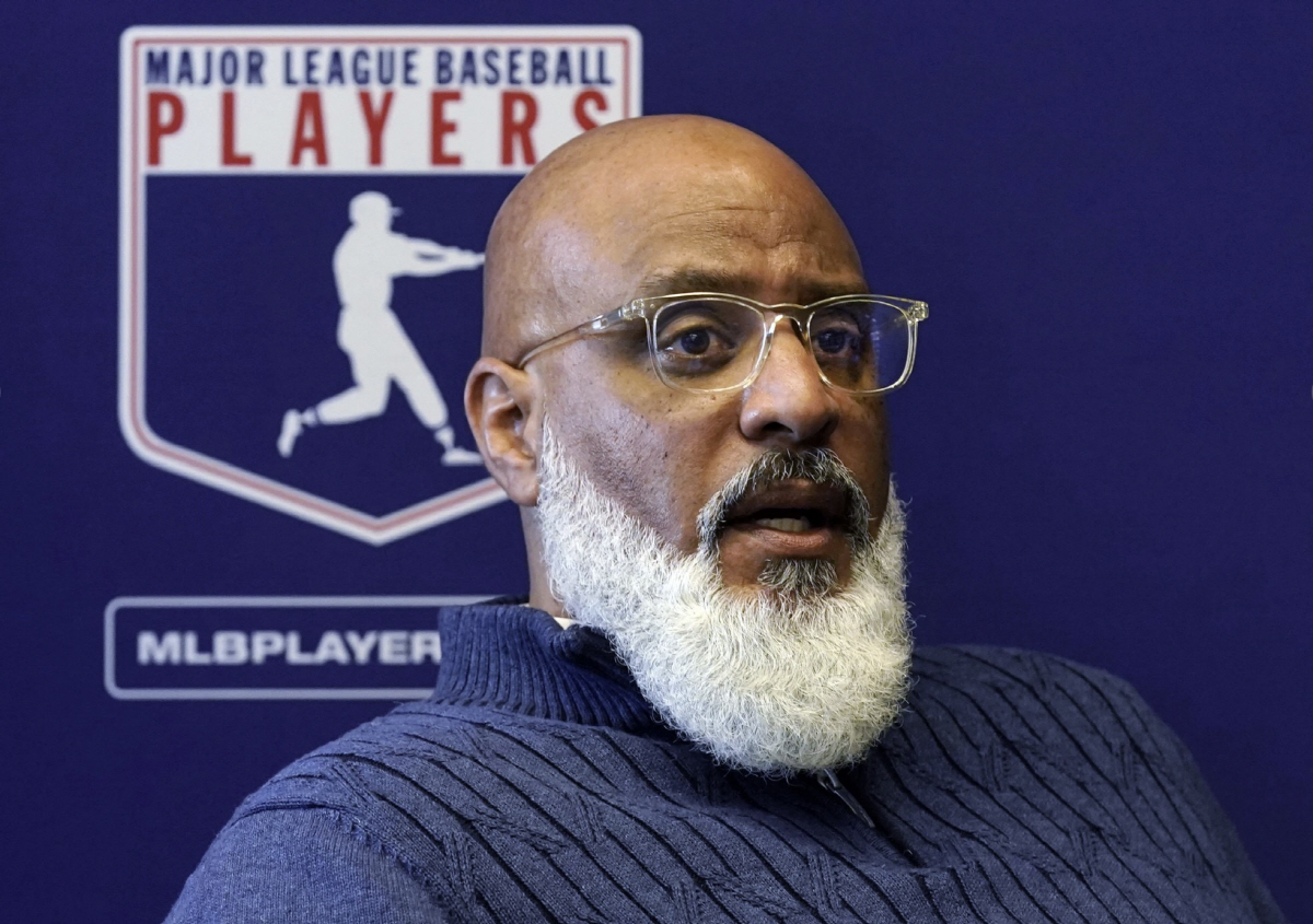 '역대급 大勝' 선수노조 간부 스쿠벌, 반박자료 요청했다...감도는 戰雲…