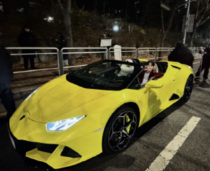 ‘수십억 빚더미’ 장동주, 억대 고급 외제차 타고 여유로운 미소