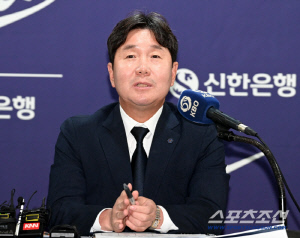 '일본전 지고 8강 진출 vs 일본전 이기고 조 3위' → 짓궂은 질문에 류지현 감독이 웃었다