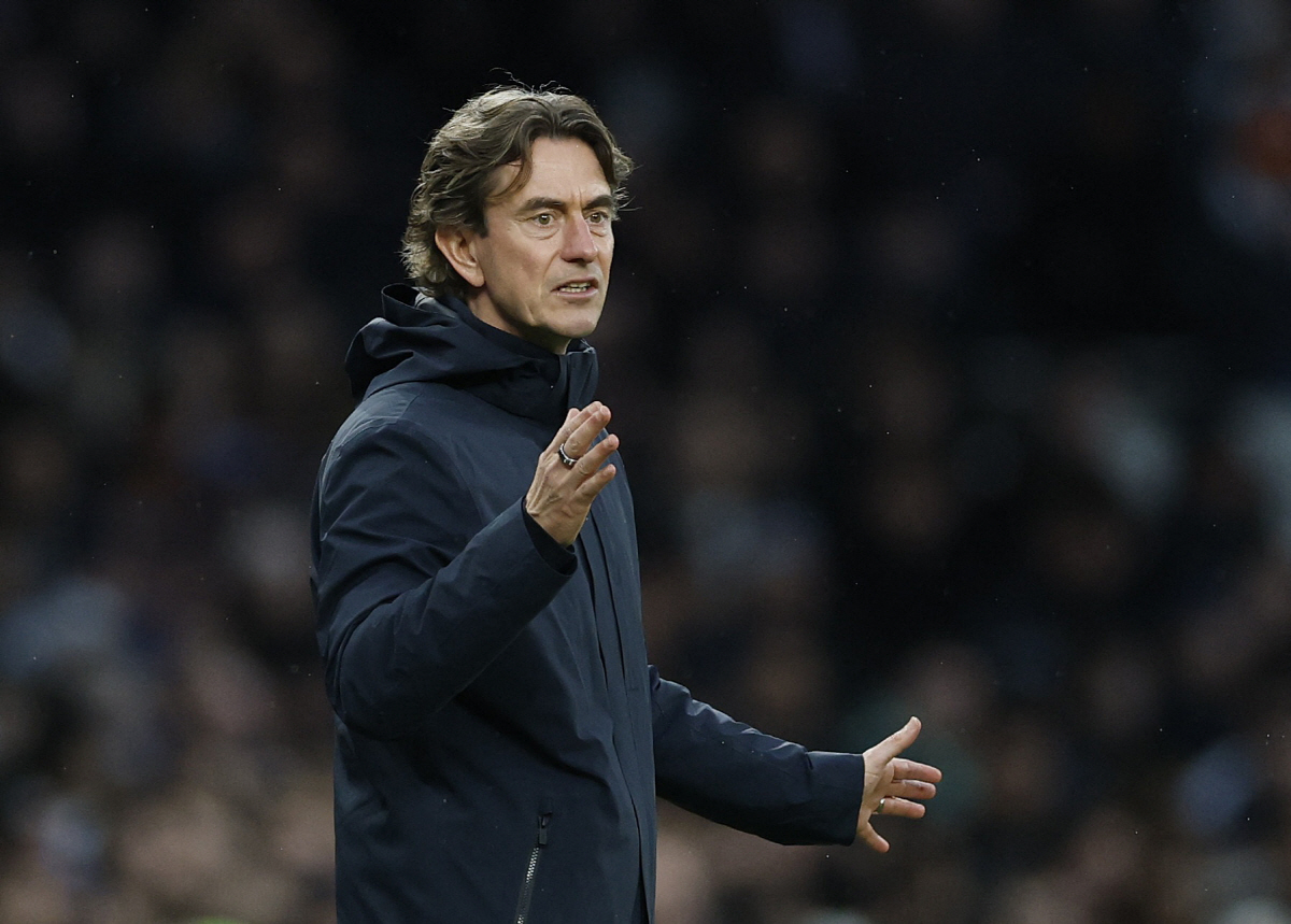 토트넘팬 혈압 폭발! 손흥민 후임 주장→SNS 폭탄에 "내부적으로 조치했…