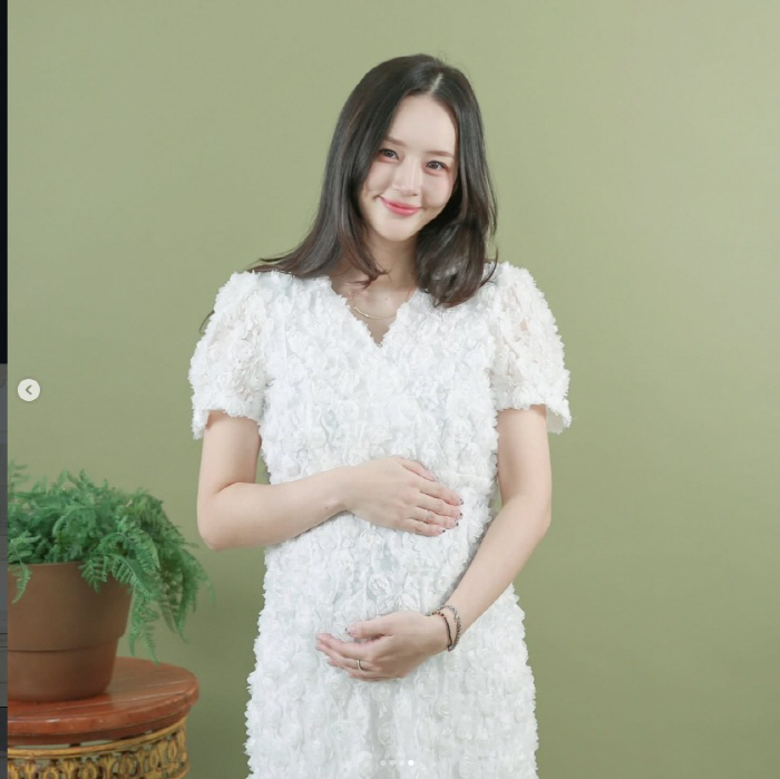 KCM 아내, '아이돌급 미모'로 인플루언서 되나…SNS 개설 