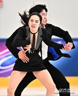 '7년 환상 궁합' 임해나-권예, 올림픽 '첫 선' 피겨 단체전 아이스댄스 출전 '환상적인 리듬댄스'[밀라노 LIVE]