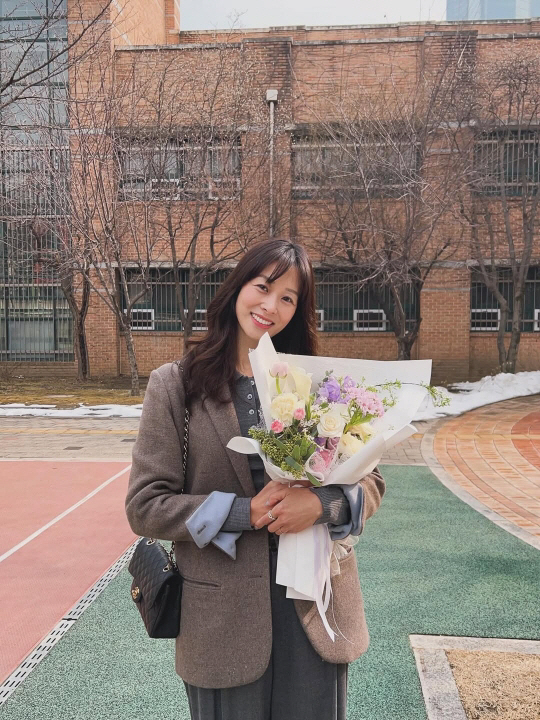 장신영, '배우 지망생' 첫째 子 졸업식 참석..♥강경준 논란 딛고 지켜…