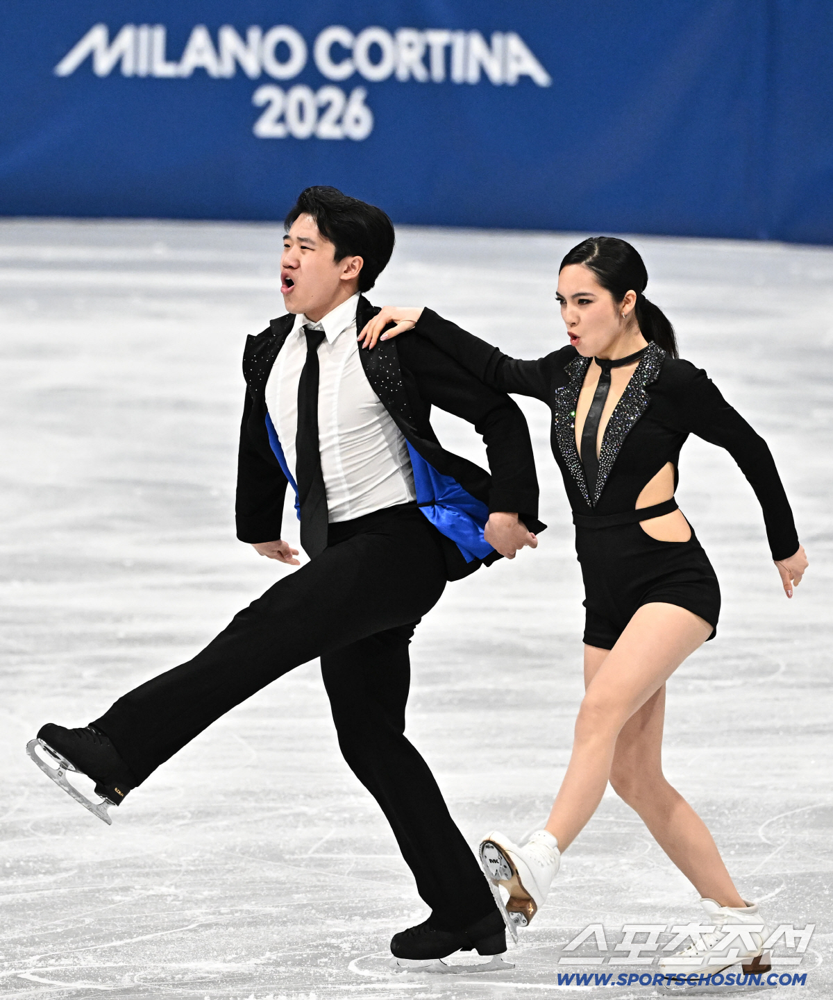 [밀라노 LIVE]잘했다! 피겨 팀 이벤트 아이스댄스 나선 '7년 콤비'…