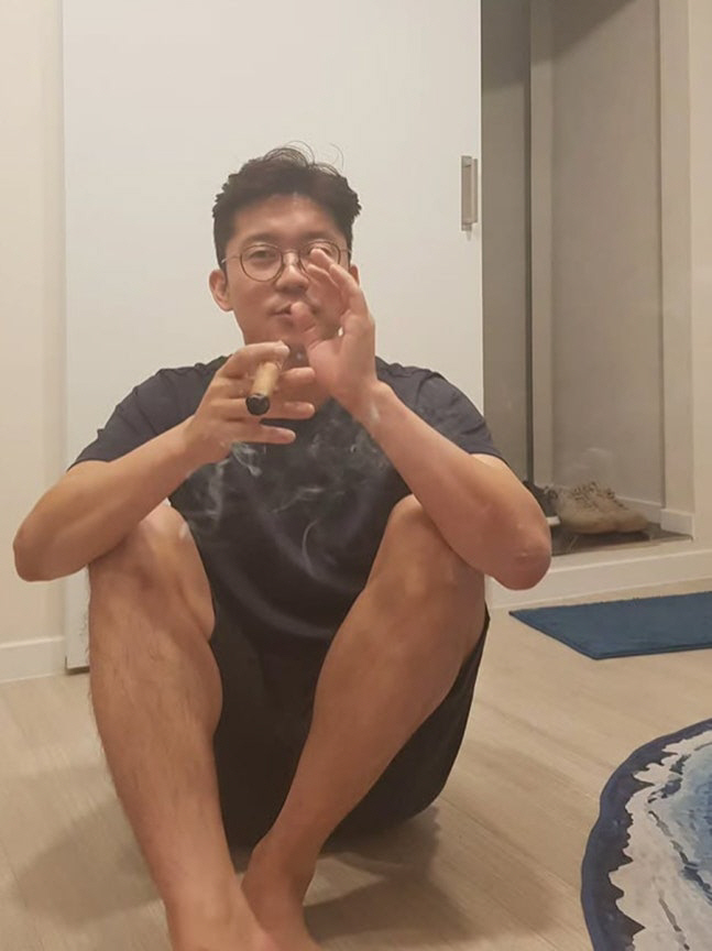 김대호, '실내 시가' 뭇매 잊었나...이번엔 술 영상에 여론 재점화