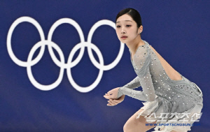 [밀라노 LIVE]'초대박' 올림픽 완벽 데뷔! '포스트 김연아' 신지아, 팀 이벤트 여자 싱글 쇼트 68.80점 '폭발'