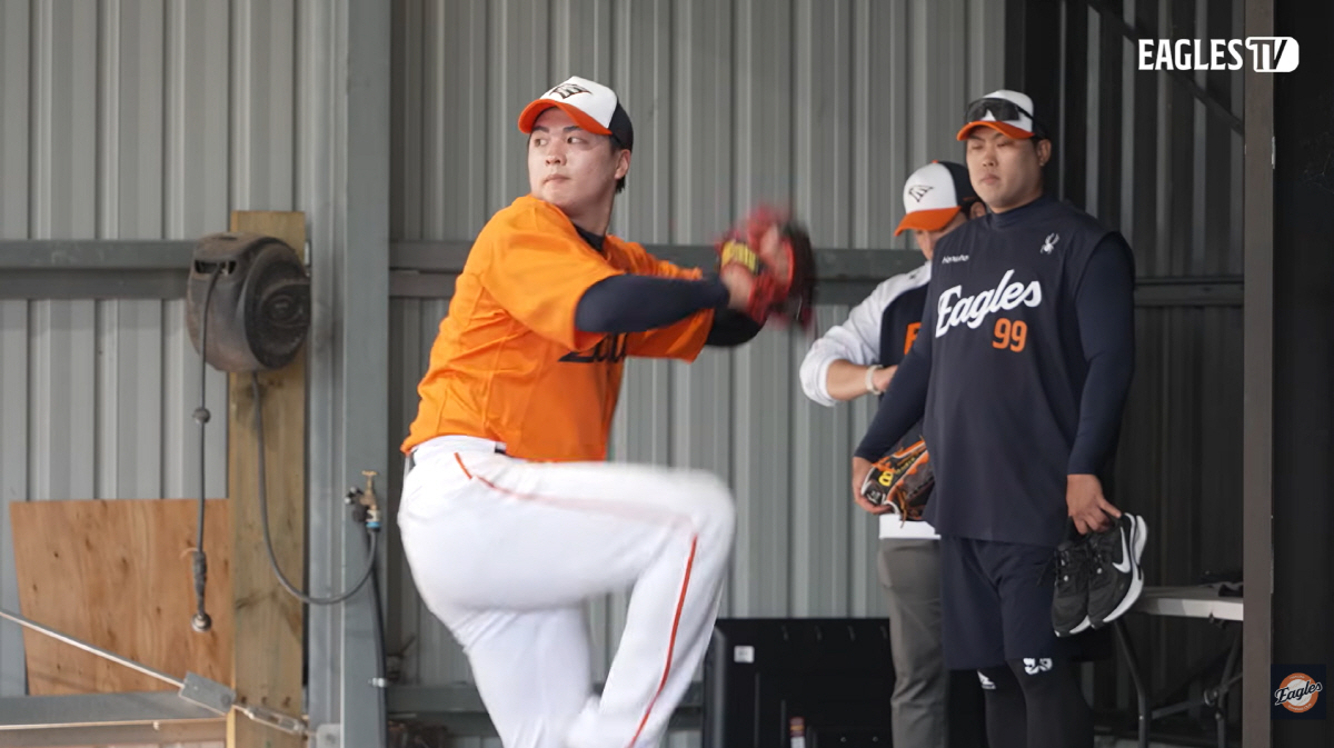 "대체 왜 안뽑은거야?" 한화 왕옌청 대만 대표팀 탈락, 日 베테랑이 띄…