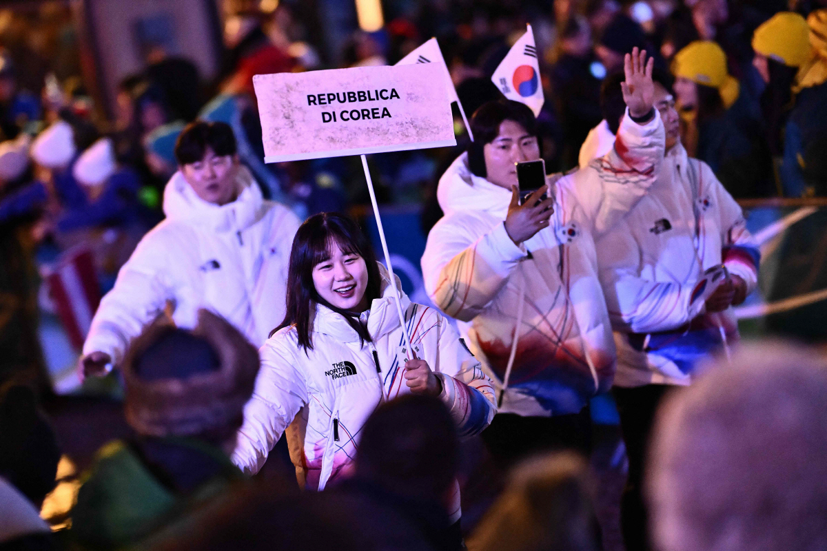 "푸치니→머라이어 캐리→아르마니까지" 무지갯빛 조화, 伊다운 '패셔너블'…