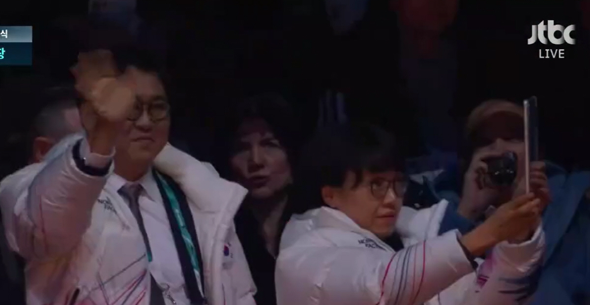 "푸치니→머라이어 캐리→아르마니까지" 무지갯빛 조화, 伊다운 '패셔너블'…