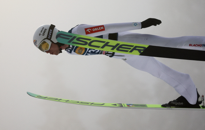 '어떻게 그곳에 주사를...' 올림픽 위해 생식기에 필러, 세계를 뒤흔든 '페니스게이트'...상상 초월 기술 도핑