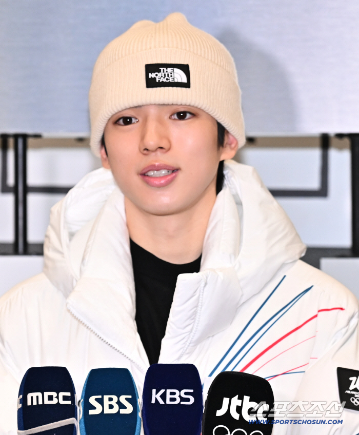 "K-POP 아이돌 같아" 피겨 간판 차준환 외모 인기 폭발...일본+이탈리아 반응 초대박 "최고로 귀엽다"