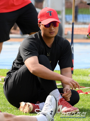 꼭 써보고 싶은 KIA 비운의 거포, 왜 1군 캠프 안 불렀을까…