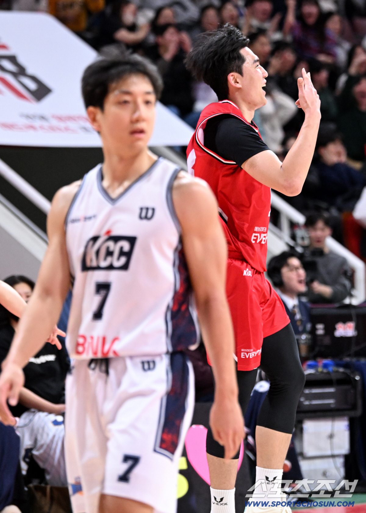 미쳤다! '이 정도면 인정' 허웅도 악수 건넨 한승희, 4쿼터 3점슛 3…