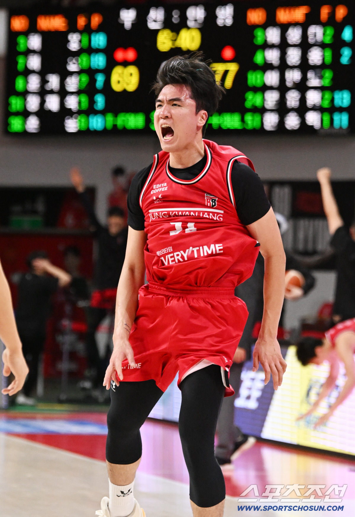 미쳤다! '이 정도면 인정' 허웅도 악수 건넨 한승희, 4쿼터 3점슛 3…