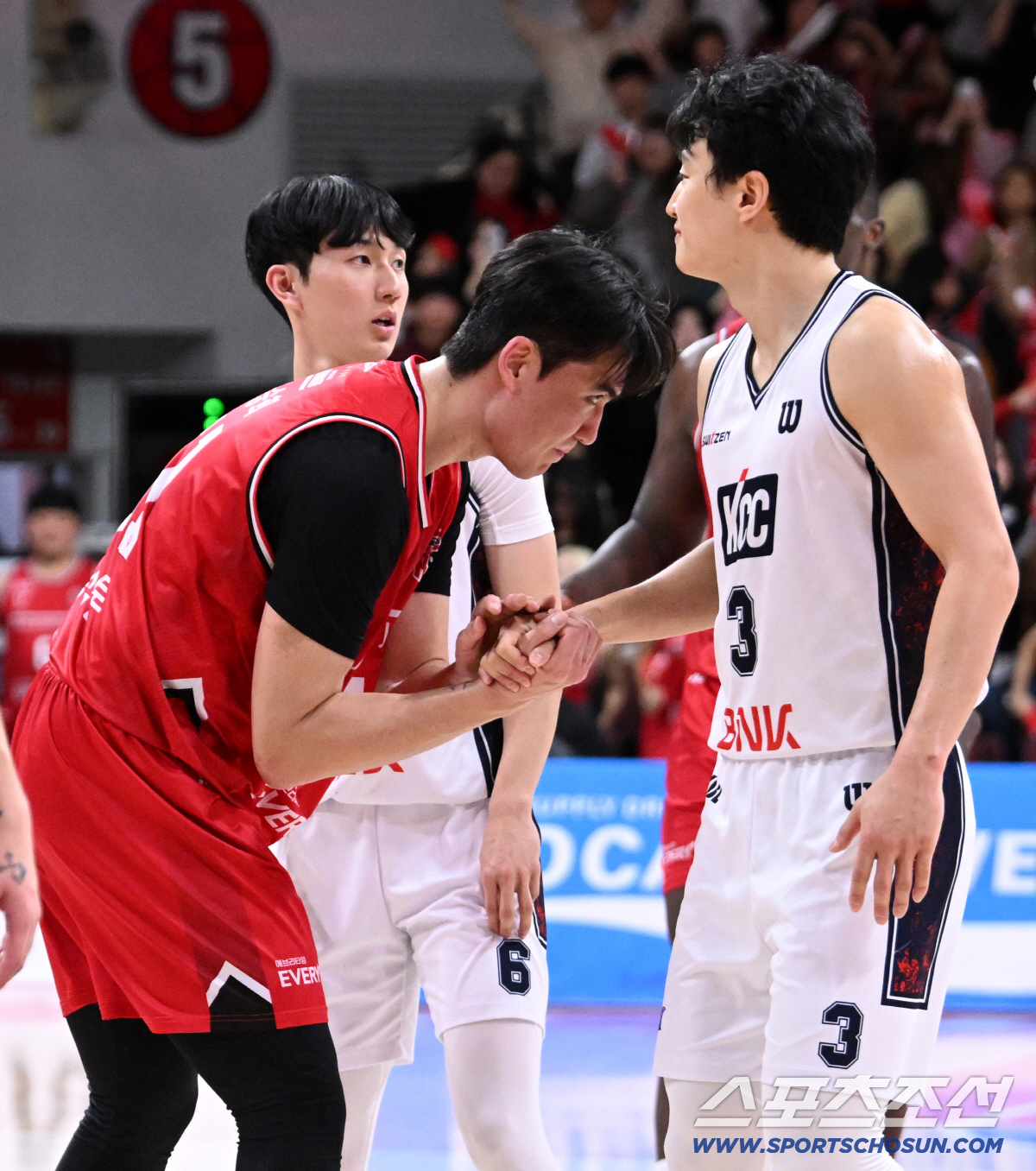 미쳤다! '이 정도면 인정' 허웅도 악수 건넨 한승희, 4쿼터 3점슛 3…