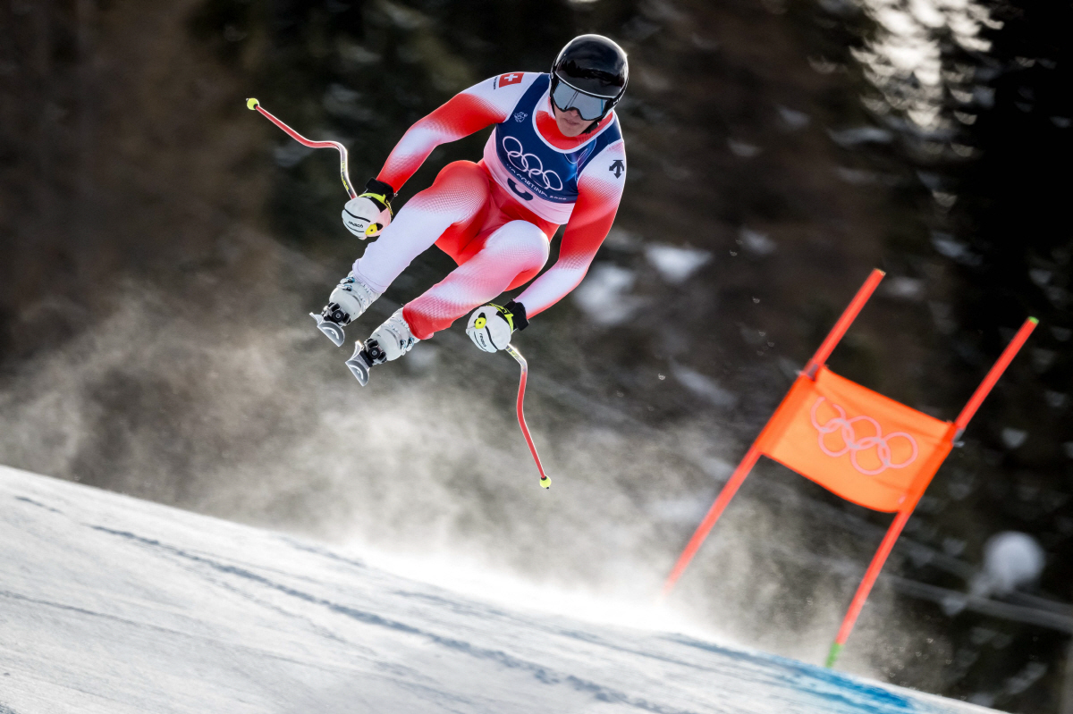 "한국은 언제 첫 金 딸까" 밀라노 1호 금메달 주인공은 스위스 알파인스…