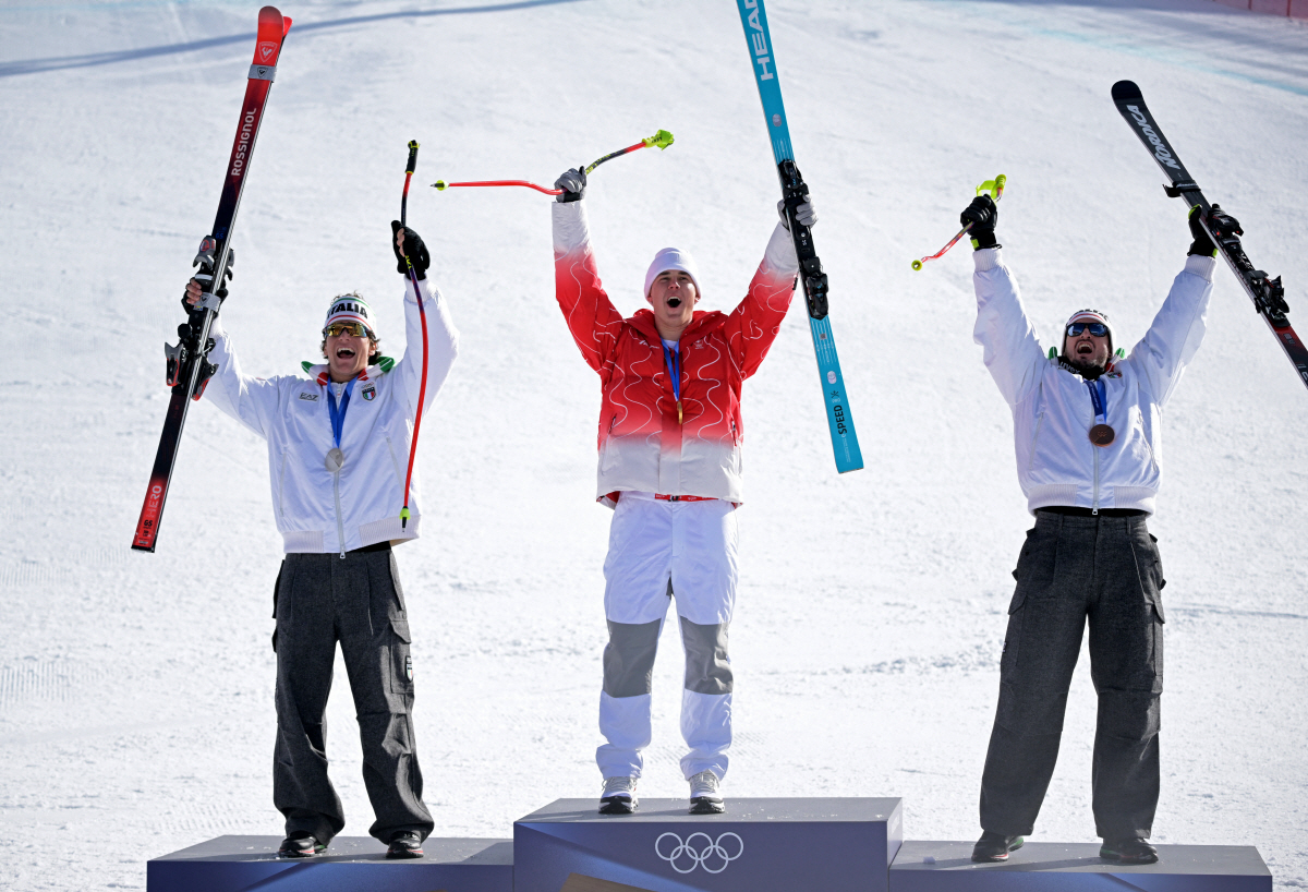 "한국은 언제 첫 金 딸까" 밀라노 1호 금메달 주인공은 스위스 알파인스…