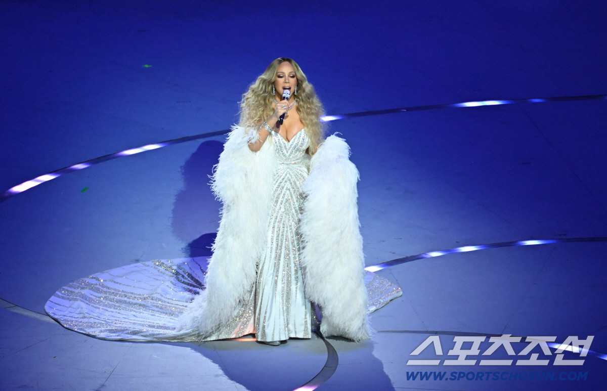 참사, 참사, 대참사 '역사상 최악의 올림픽 개막 무대'...머라이어 캐…