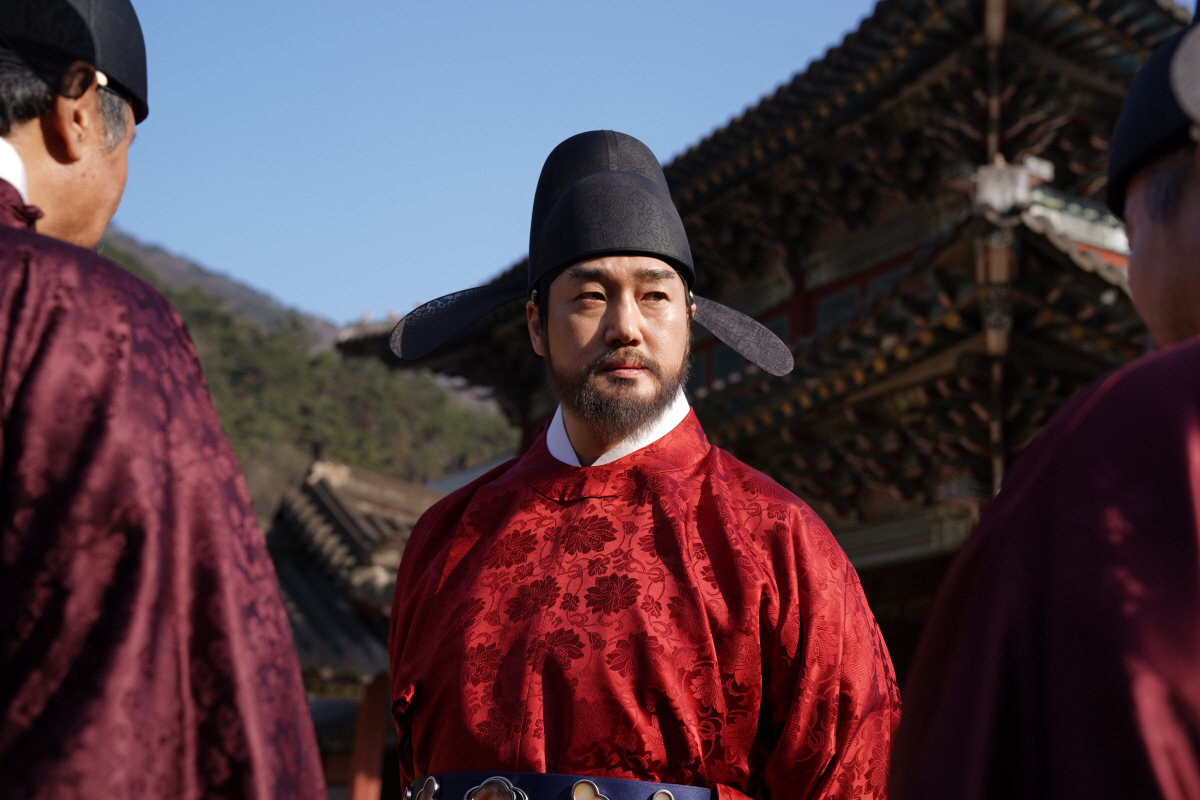 [SC인터뷰] "AI 돌리며 캐릭터 연구"…'왕사남' 유지태가 꺼낸 '악…