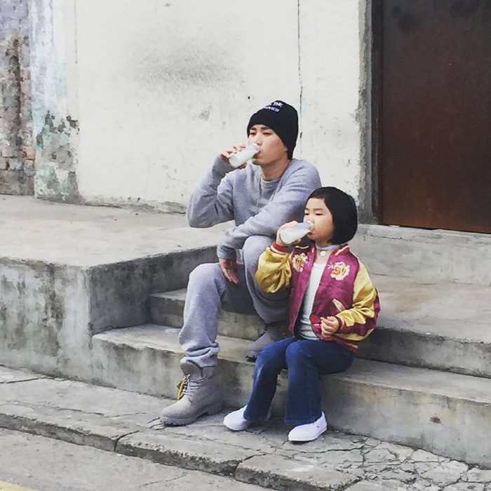 타블로 딸 하루라고? '16세' 유창한 영어+발음에 댓글 폭발...'폭풍…