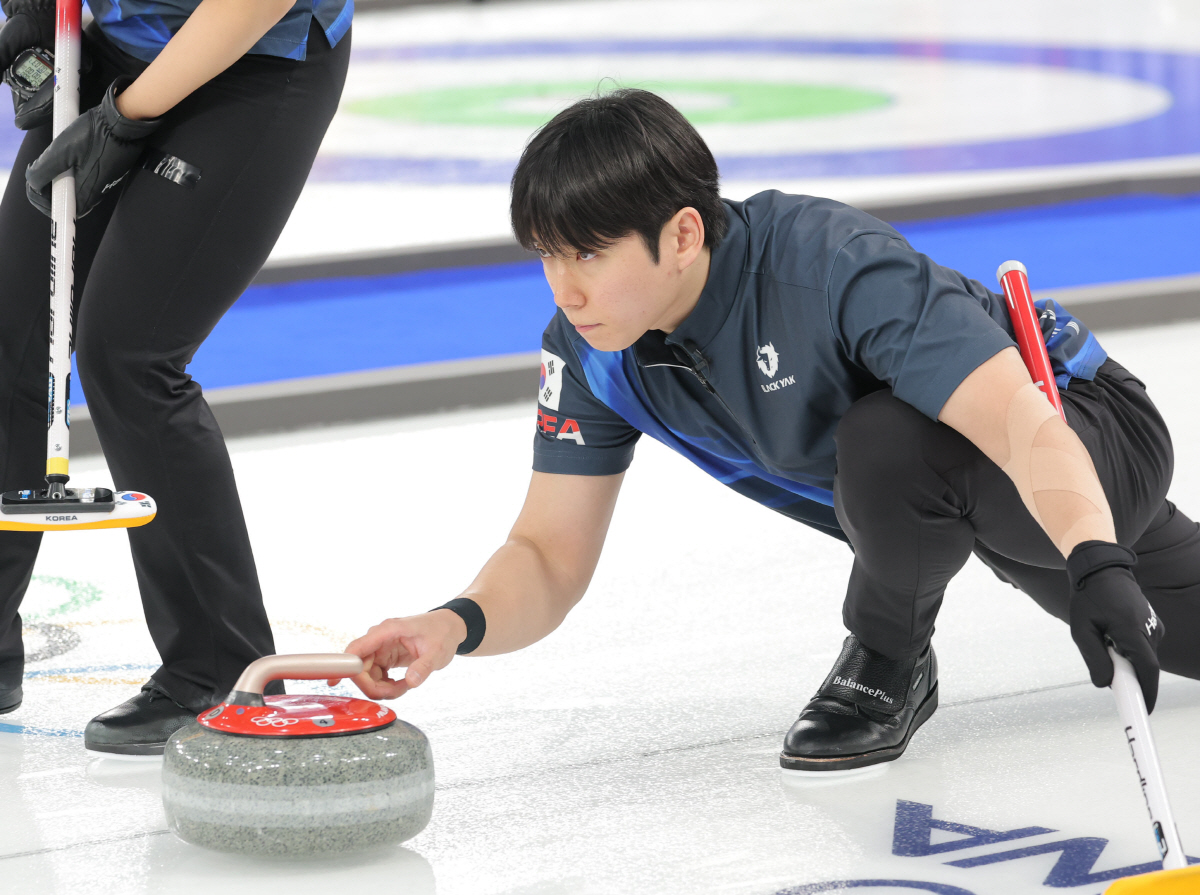 [밀라노 LIVE]"드디어 이겼다!" 한국 컬링 믹스더블 패패패패패→승,…